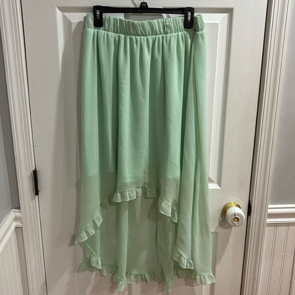 Light green skirt with mermaid cut- No Boundaries XL (15-17)
